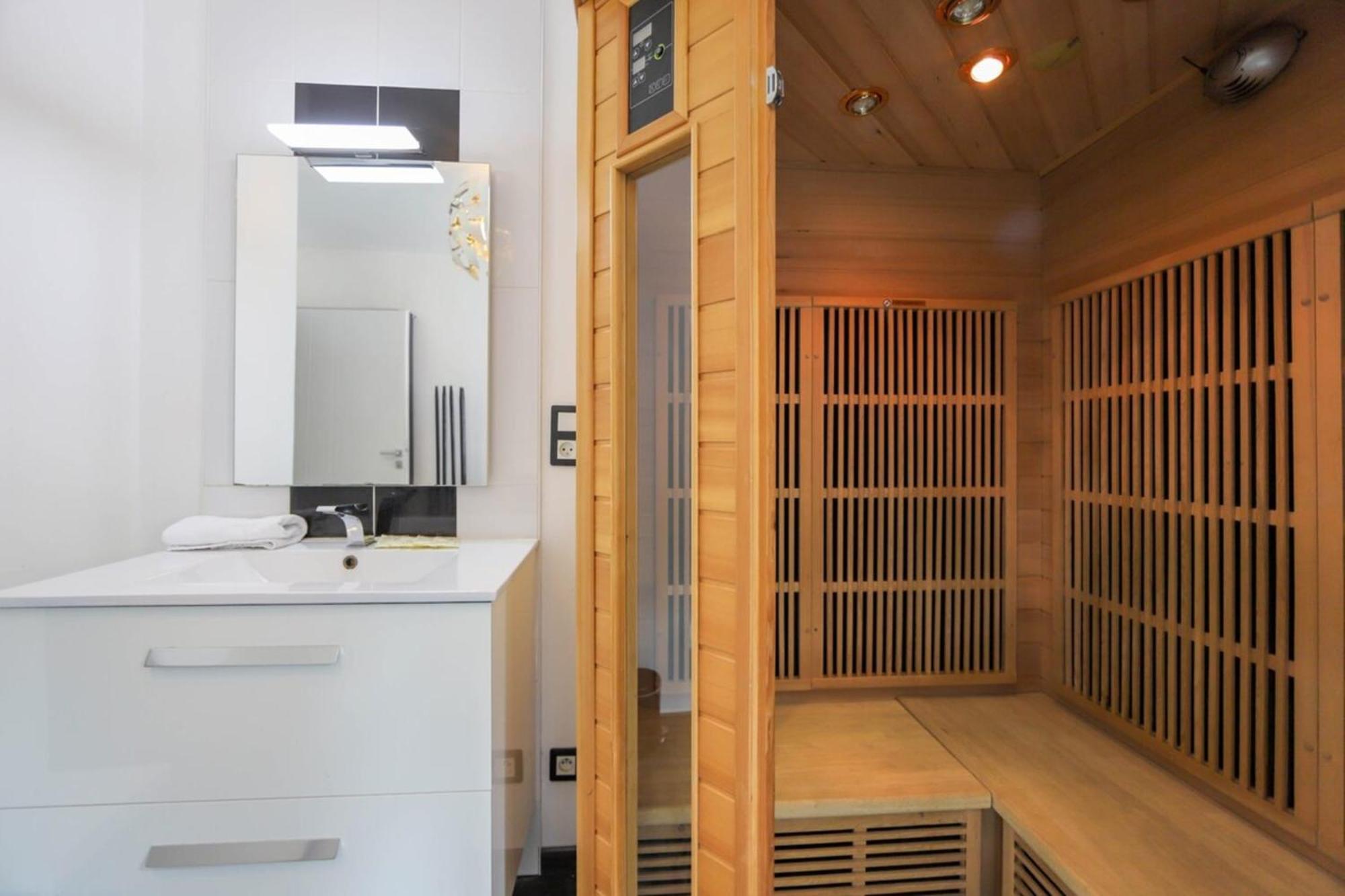 2 Bd Apartment With Sauna In The Center Of Annecy Exterior foto